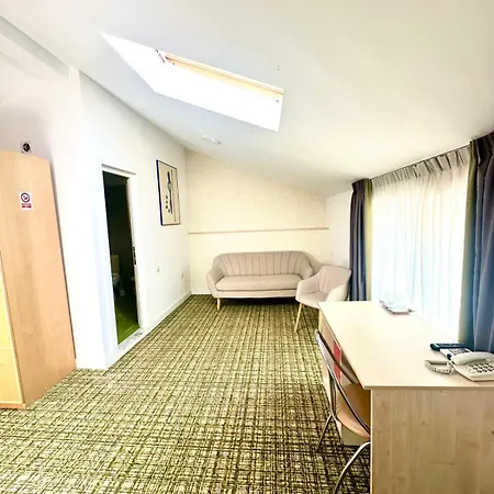 מלון Casa Gabriela 3*